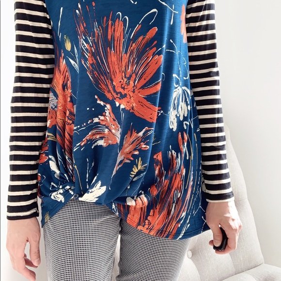Contrast top with twisted hem blouse top - Picture 6 of 6